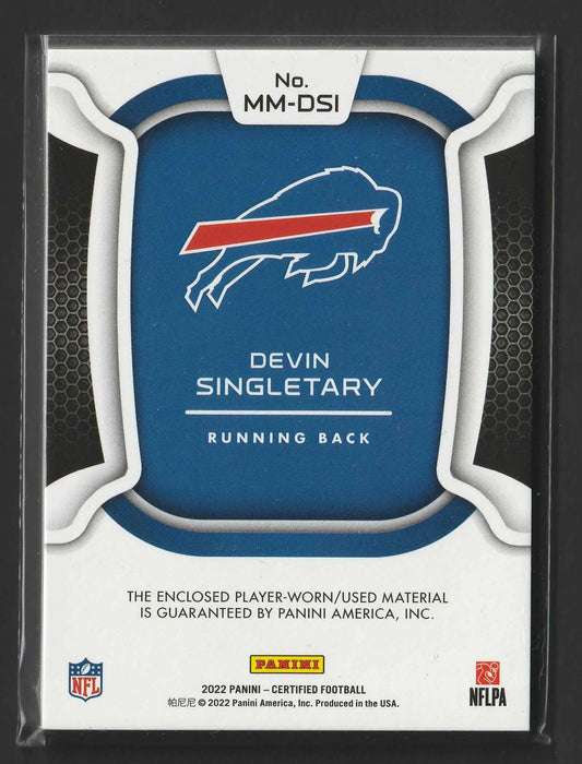 Blaue und weiße buffalo bills football trading card featuring devin singletary with rotem streifen über team-logo, panini certified mirror purple etch 2/5