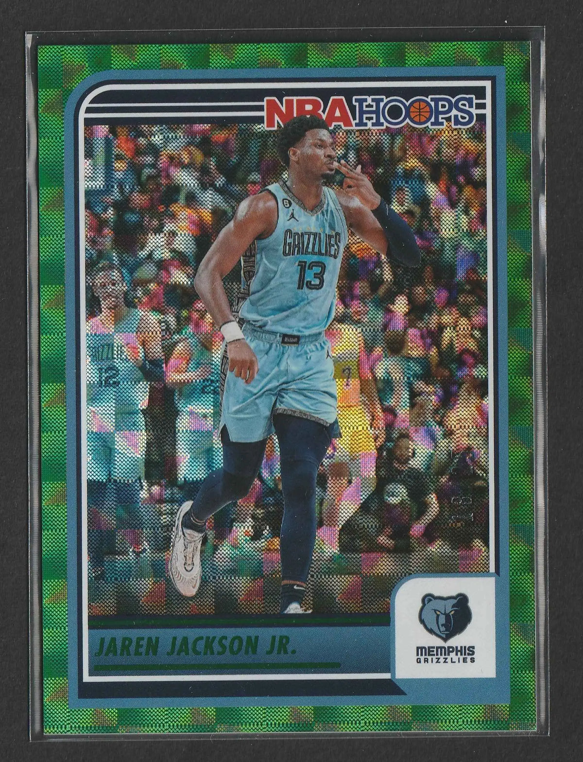 Ein grüner holografischer nba hoops trading card mit jaren jackson jr aus der panini nba hoops hyper green 2023/24 edition nummer 190 von 25