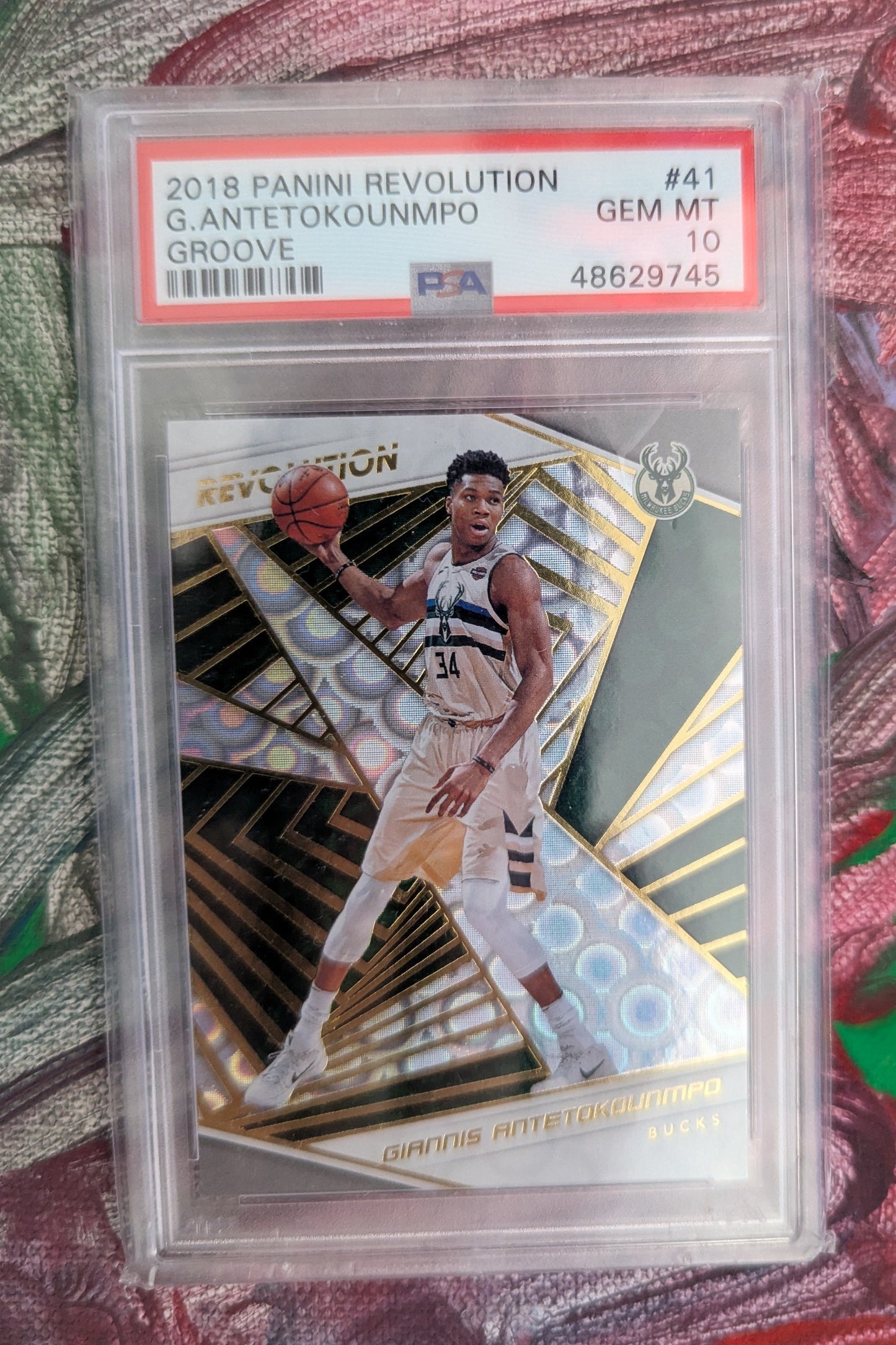 2018-19 Panini Revolution - Groove - Giannis Antetokounmpo, #41 - PSA 10
