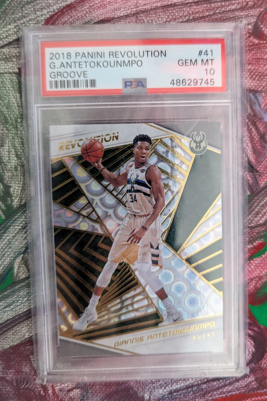 2018-19 Panini Revolution - Groove - Giannis Antetokounmpo, #41 - PSA 10