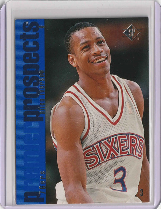 Eine 1996-97 topps prospects basketball trading card mit allen iverson im weißen philadelphia sixers trikot nummer 3