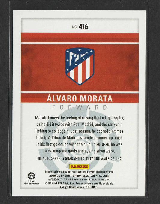 Rote und weiße panini soccer trading card von álvaro morata mit atlético de madrid logo aus 2019-20 chronicles series