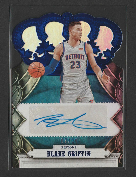 Blake griffin 2017-18 panini crown royale autographs blue pistons basketball trading card mit holografischem blau-silbernem kronenmotiv und autograph auf weißem feld