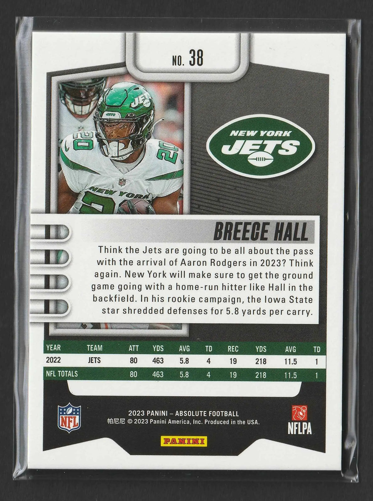 Dies ist eine 2023 panini absolute purple spectrum football trading card von breece hall der new york jets in grün weiß
