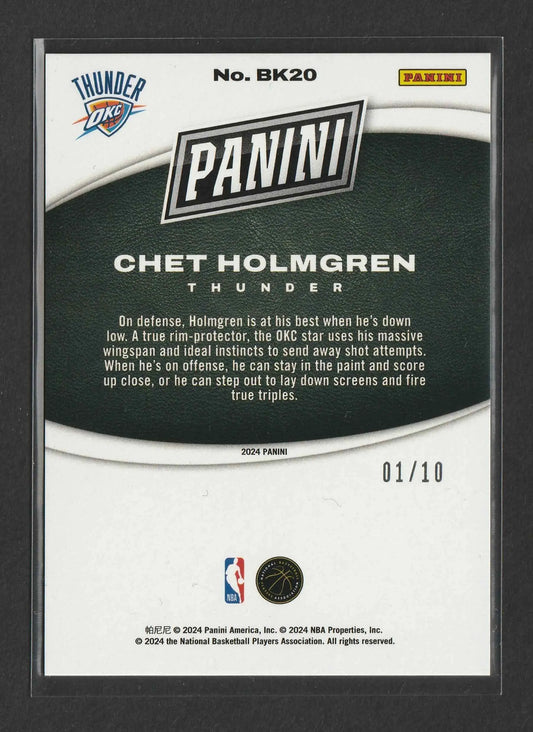 Dies ist eine panini 2024 nba basketball trading card von chet holmgren okc thunder nummer 1 von 10 auf glänzendem karton