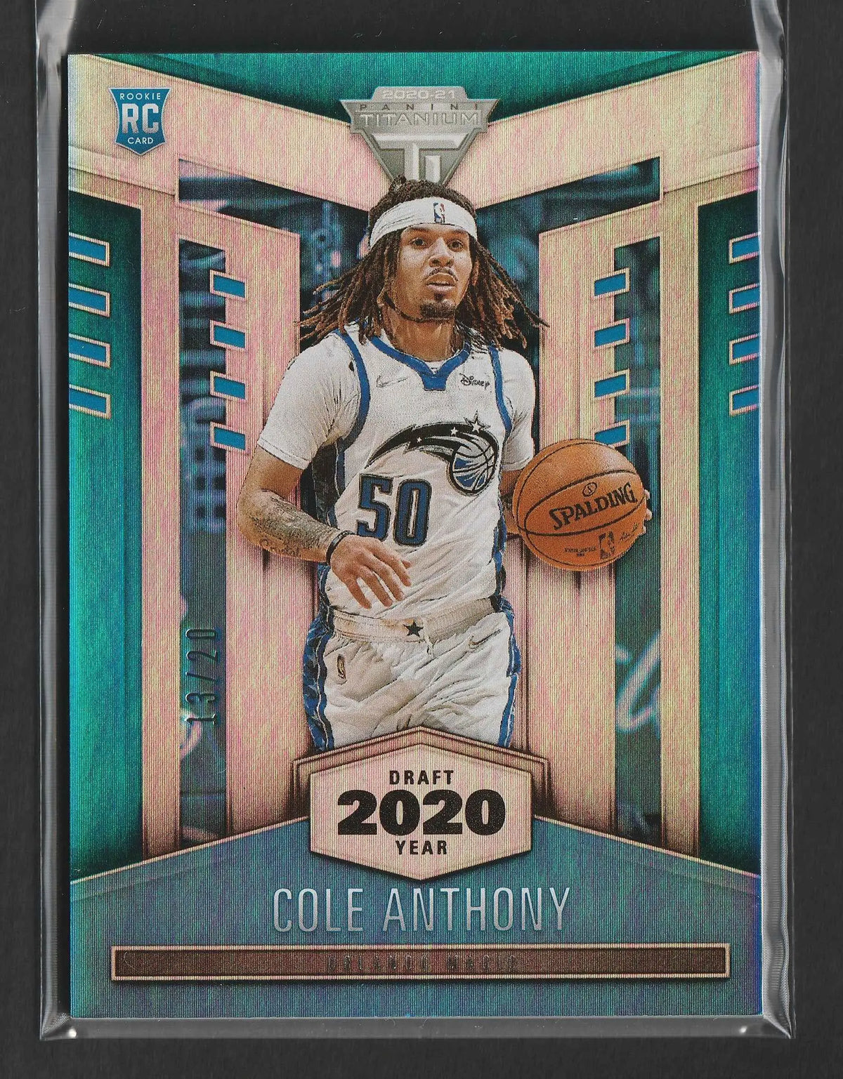 Dies ist eine cole anthony 2020-21 panini chronicles draft year titanium rookie karte in orlando magic jersey