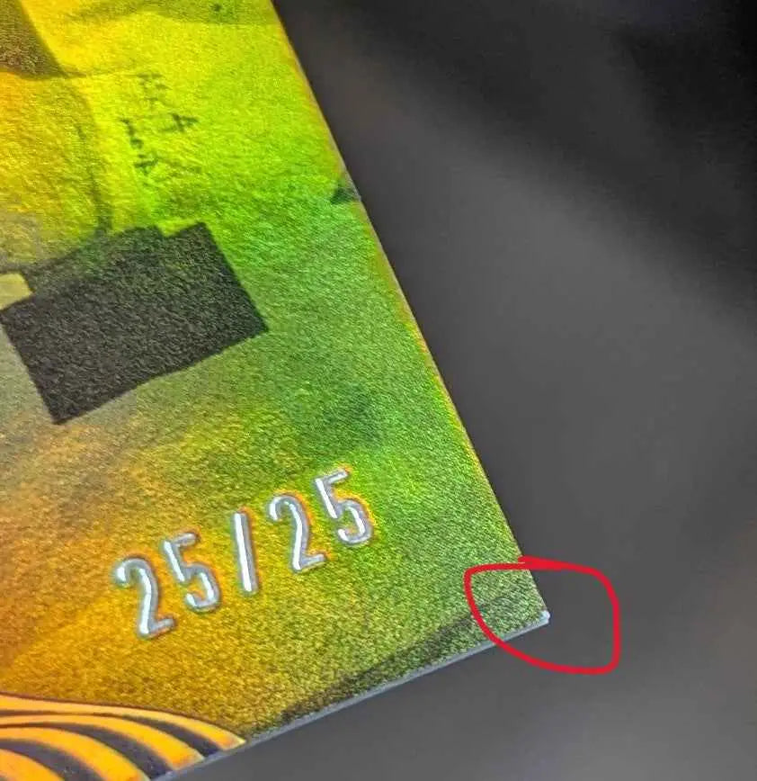 Ein lebendiges, irisierendes dak prescott 2022 panini illusions trophy collection gold kreditkarte in grün-gelb mit silbernen zahlen 25/25