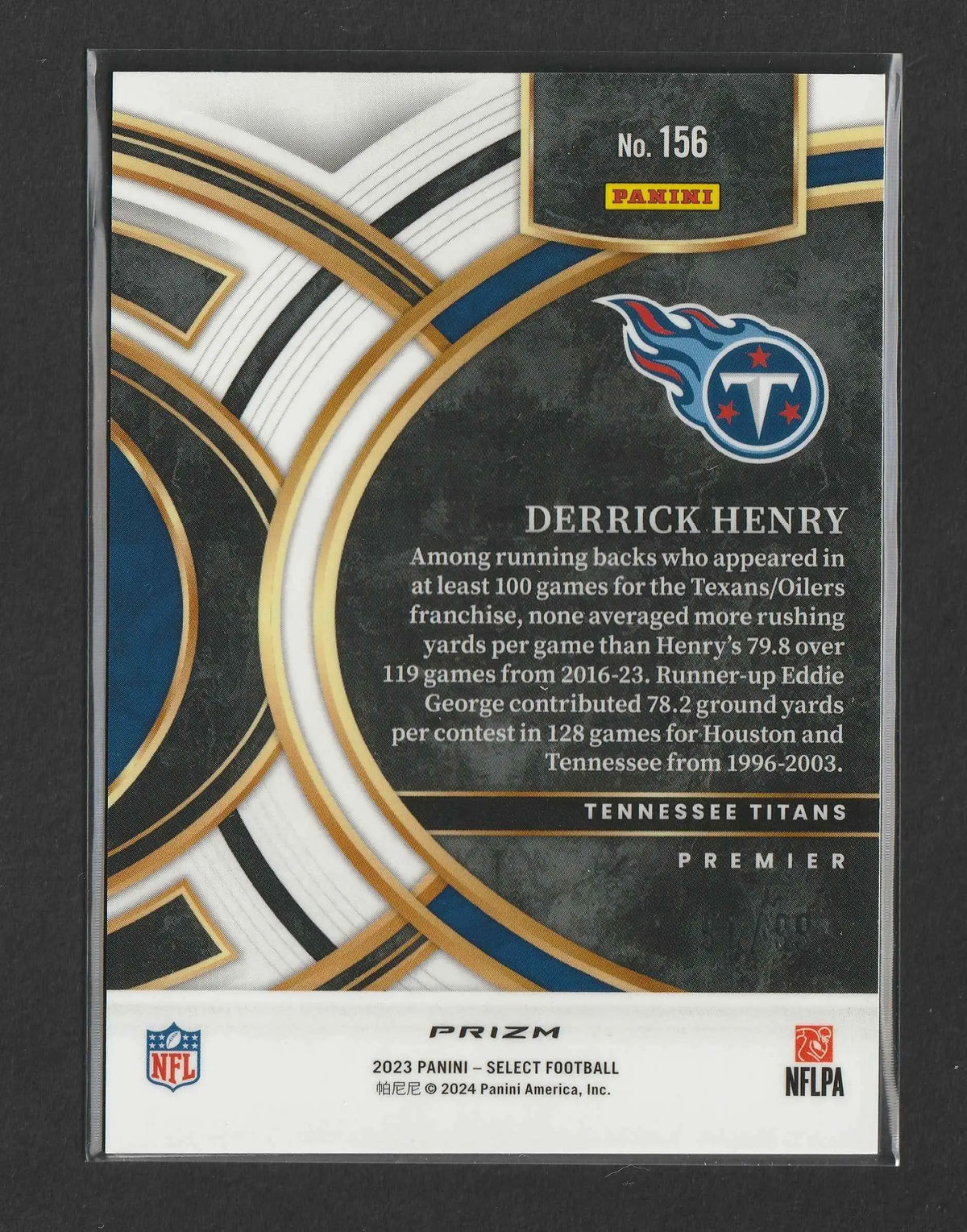 Dies ist eine schwarz-weiße und goldene panini prizm football trading card mit dem tennessee titans logo