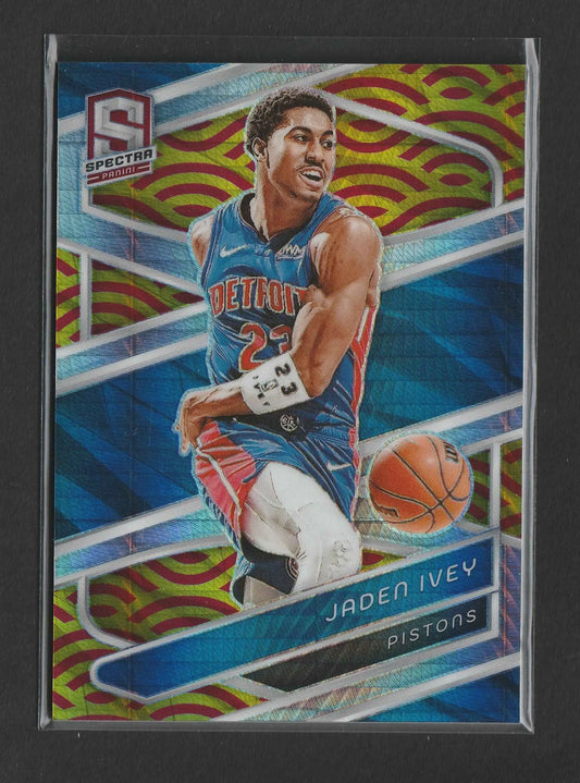 Ein lebendiger blau-roter detroit pistons basketball trading card von jaden ivey mit holografischen mustern