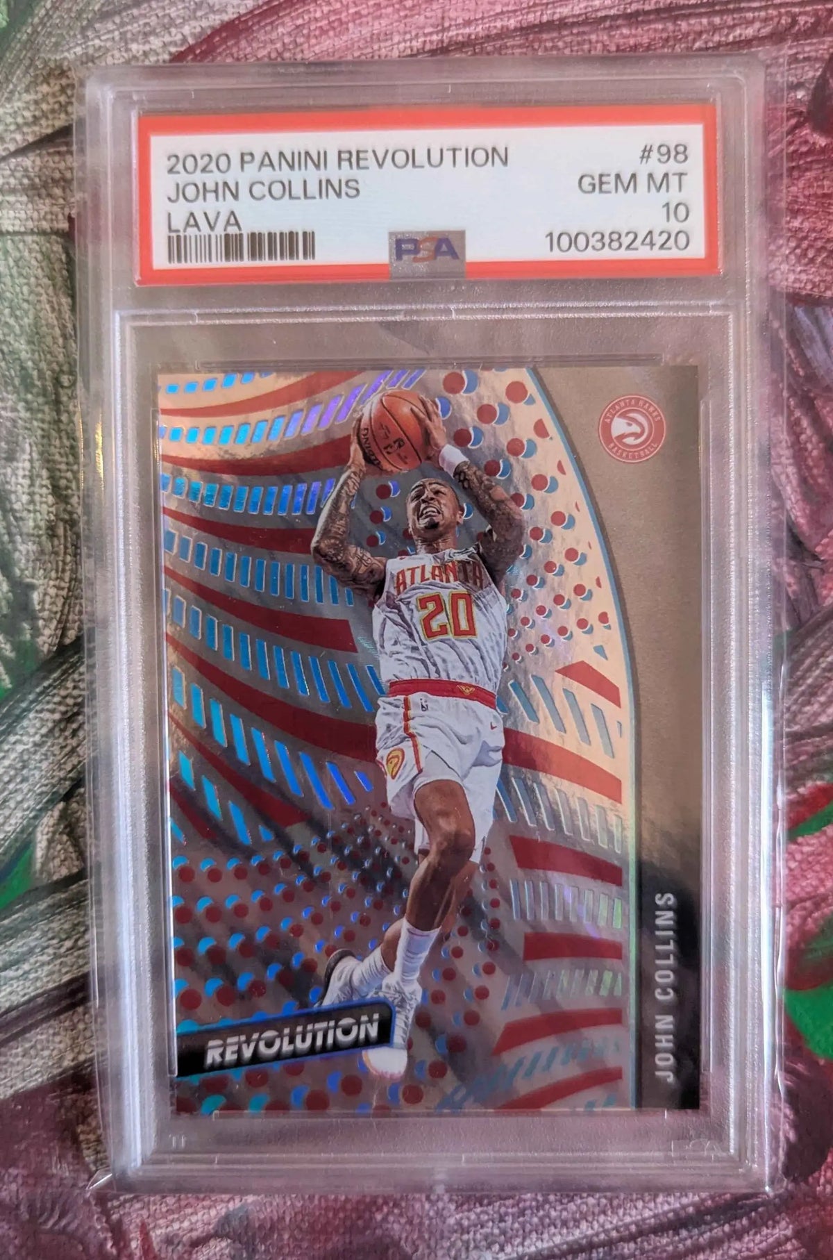 John collins 2022/23 panini revolution lava 01/10 basketballkarte nr 98 in psa gem mint 10 schutzhülle