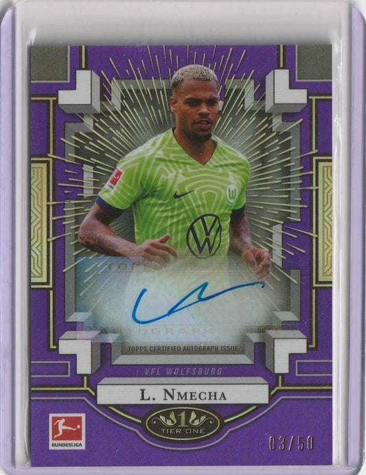 Ein signierte lila und goldene fußball trading card von lucas nmecha 2022-23 topps tier one bundesliga xplosions auto 03/50