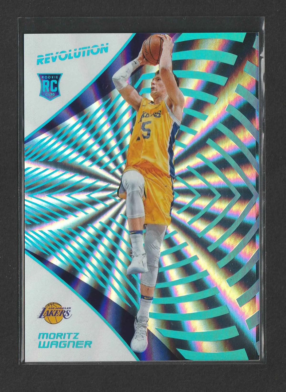 Vibrante holografische basketball trading card von moritz wagner in gelbem los angeles lakers trikots nummer 5