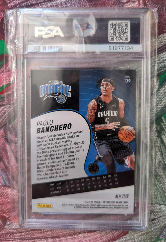 Dieses psa bewertete 2023 panini revolution basketballkarte zeigt paolo banchero im orlando magic trikot in schutzverpackung